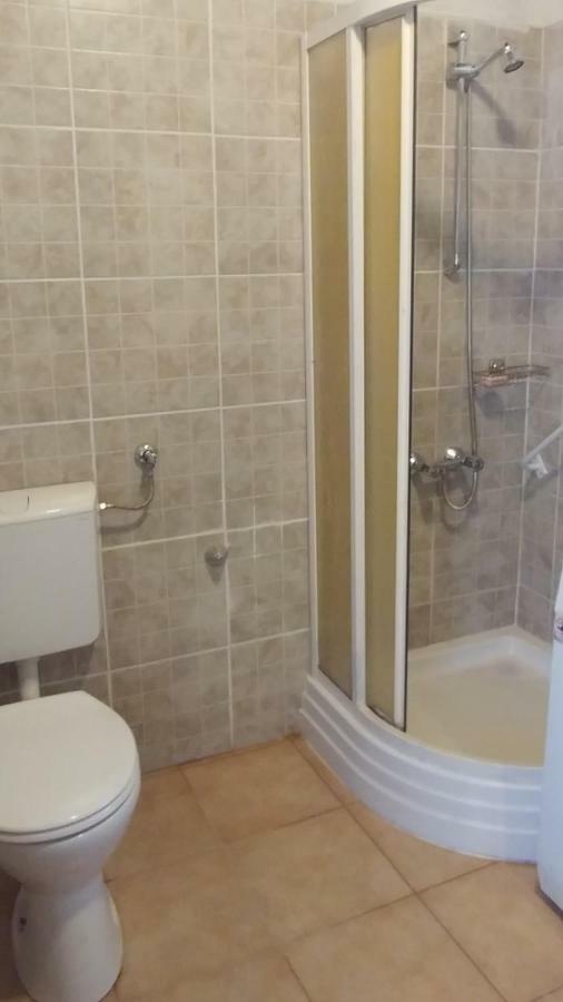 Oncsa Vendeghaz Hotel Gyöngyös Екстериор снимка